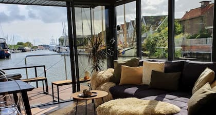 Stylish, Brand-new Houseboat in Monnickendam, Near Amsterdam