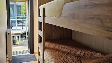 3 Schlafzimmer, schallisolierte Zimmer, Bügeleisen/Bügelbrett