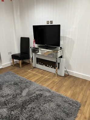 Apartment, 1 Queen Bed | 1 bedroom, iron/ironing board, free WiFi, bed sheets