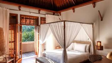 La Chambre d'Henriette Suite with Daily Breakfast | 1 bedroom, Egyptian cotton sheets, premium bedding, pillowtop beds