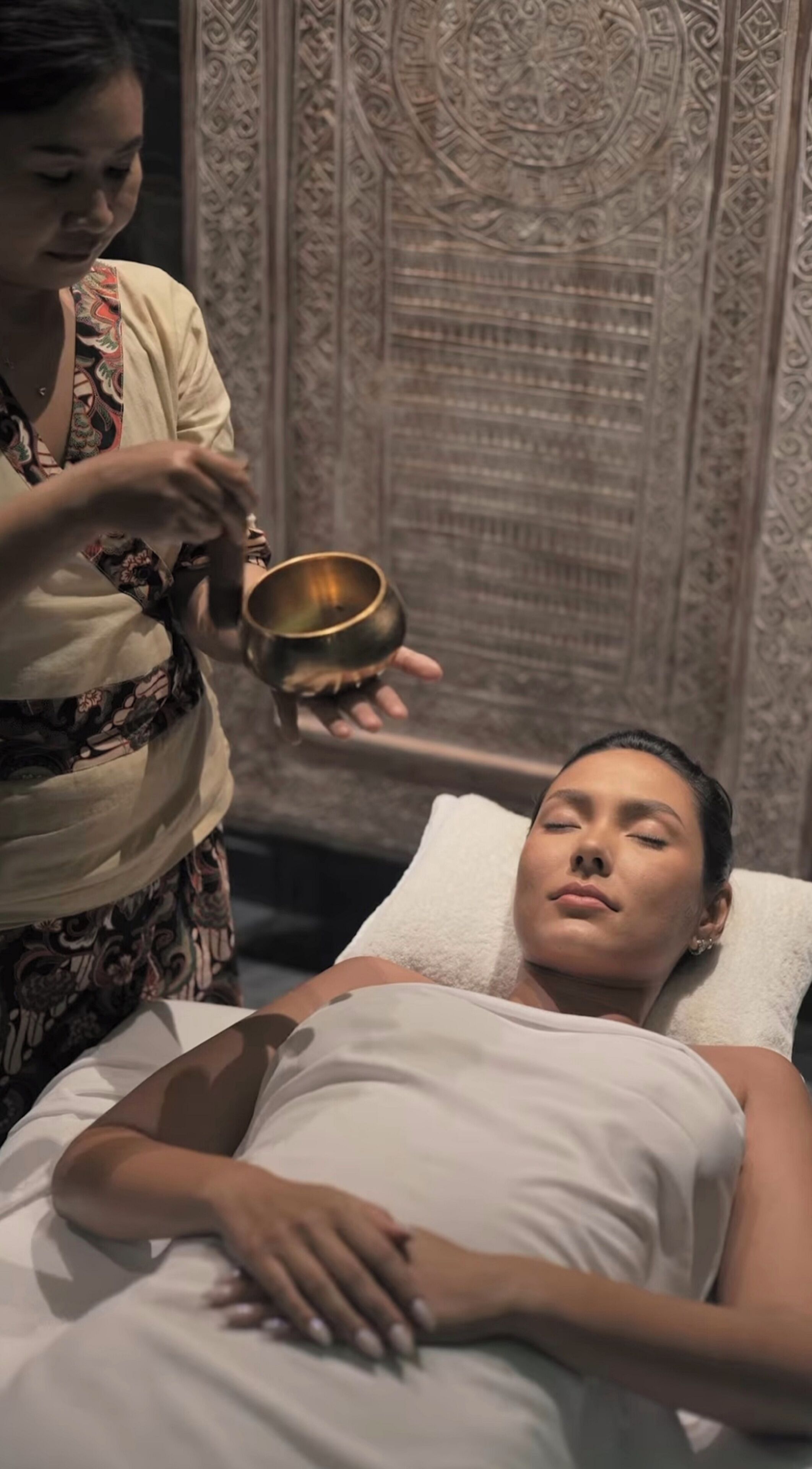 Tratamentos corporais, aromaterapia, massagens com pedras quentes