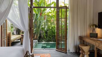 Pavilion Pool Suite with Daily Breakfast | 1 bedroom, Egyptian cotton sheets, premium bedding, pillowtop beds