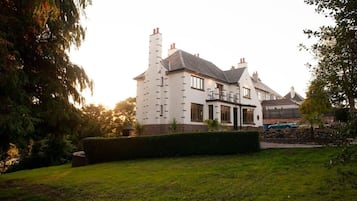 Villa | Exterior