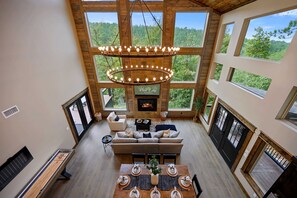 Interior - Brand New The Lookout: Pool, Pond, Fun Slide, Scavenger Hunt, EV Tesla Outlet, Pet Friendly (Broken Bow)