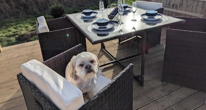 Lighthouse Lodge - Peaceful & Dog Friendly