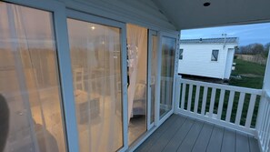 Cabin | Terrace/patio - Lighthouse Lodge - Peaceful & Dog Friendly (Mablethorpe)