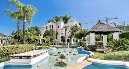 MARBELLA CLUB SUITES Apartment next to the sea and the mountains