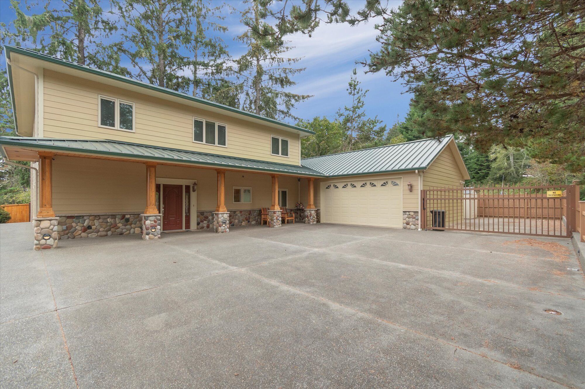Luxury, Theater Room, Pool Table, Close to Town/Beach (Amber)
