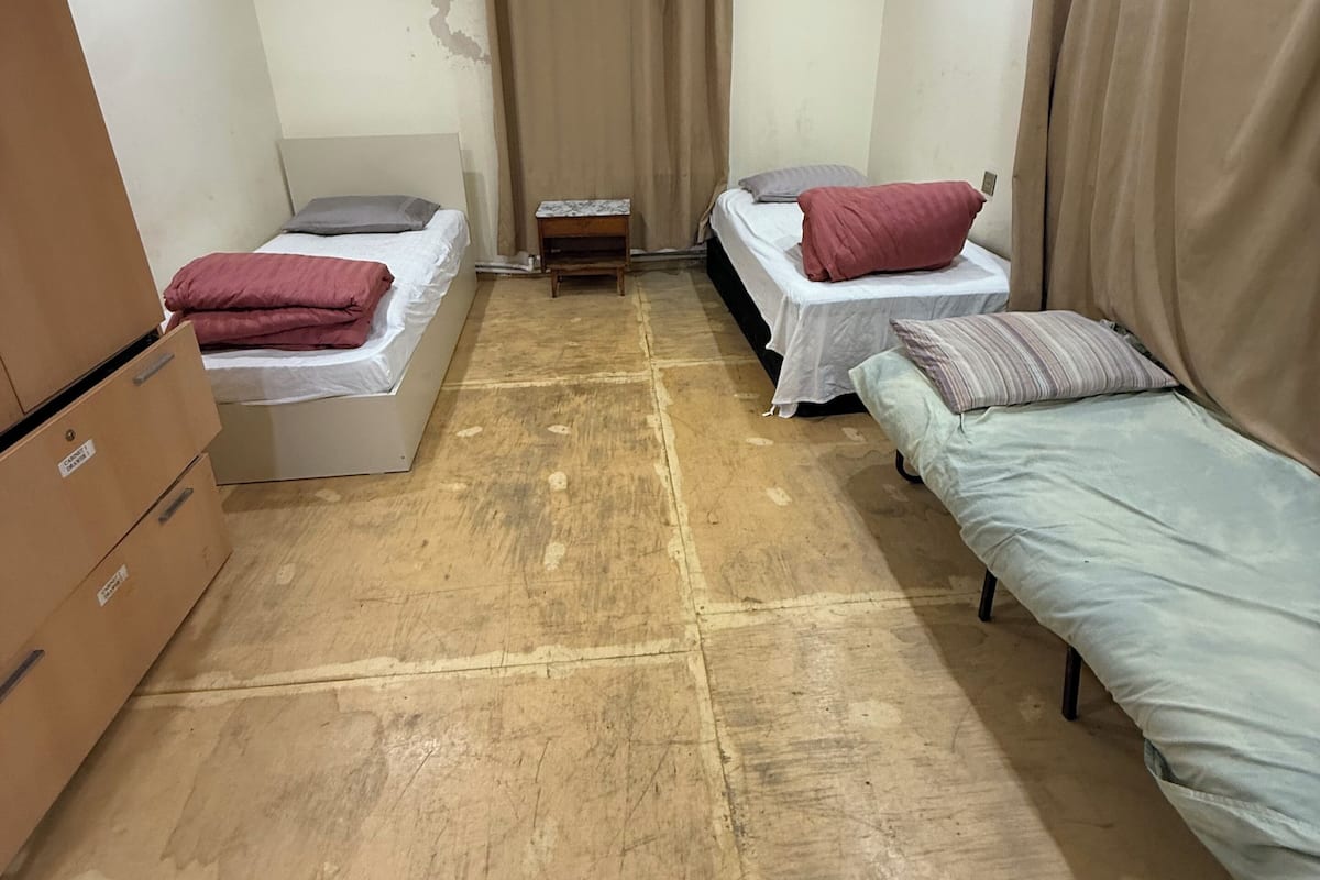 Laptop workspace, iron/ironing board, free WiFi, bed sheets