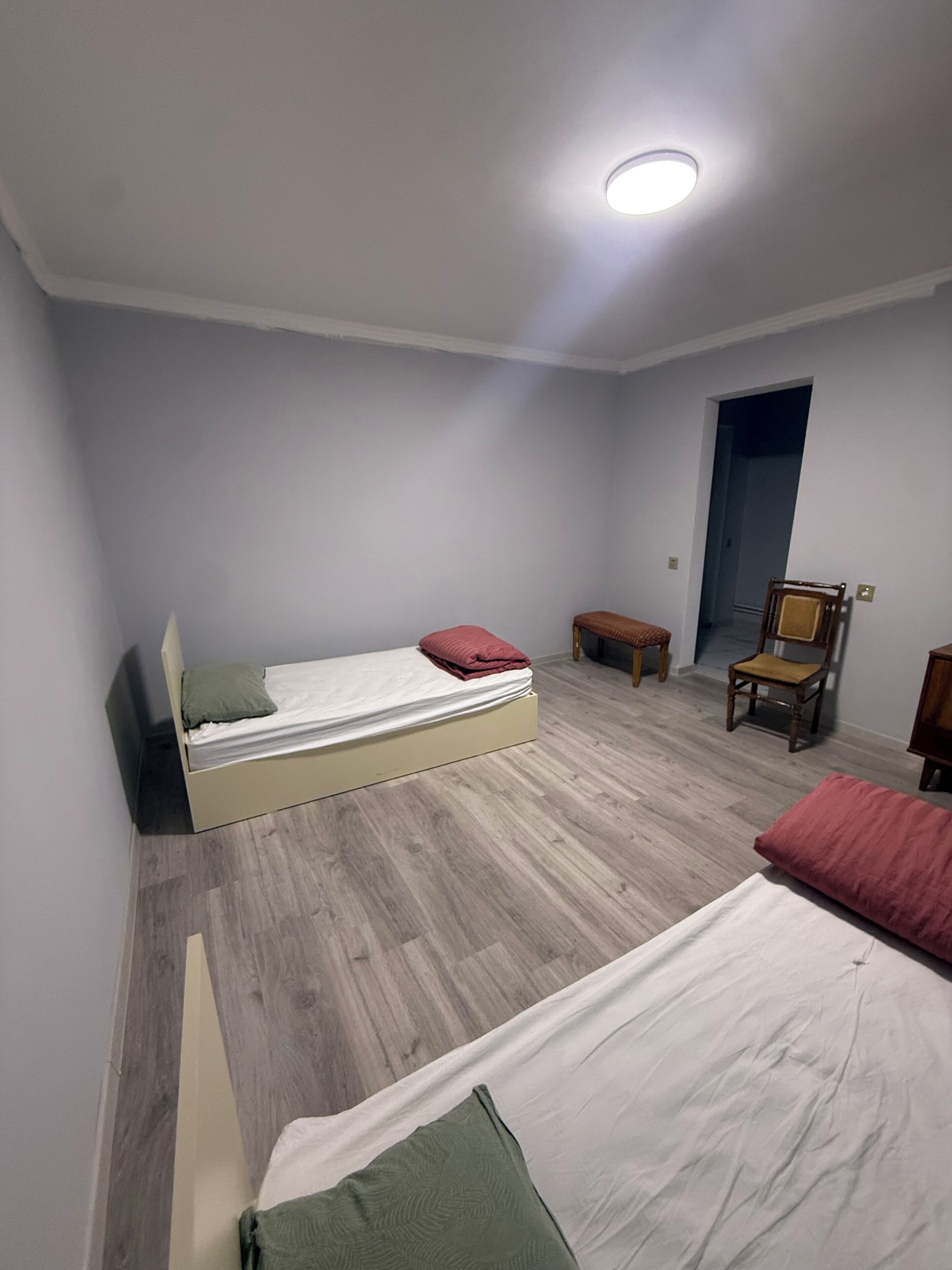 Laptop workspace, iron/ironing board, free WiFi, bed sheets