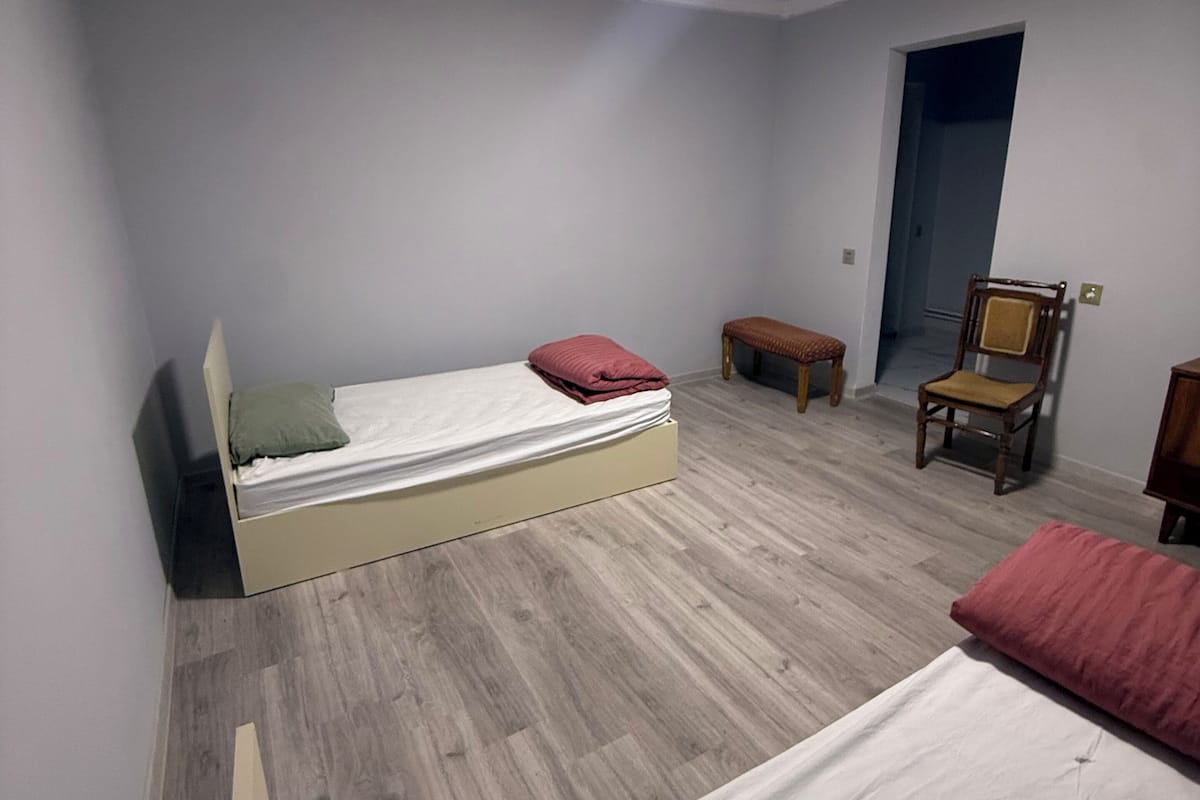 Laptop workspace, iron/ironing board, free WiFi, bed sheets