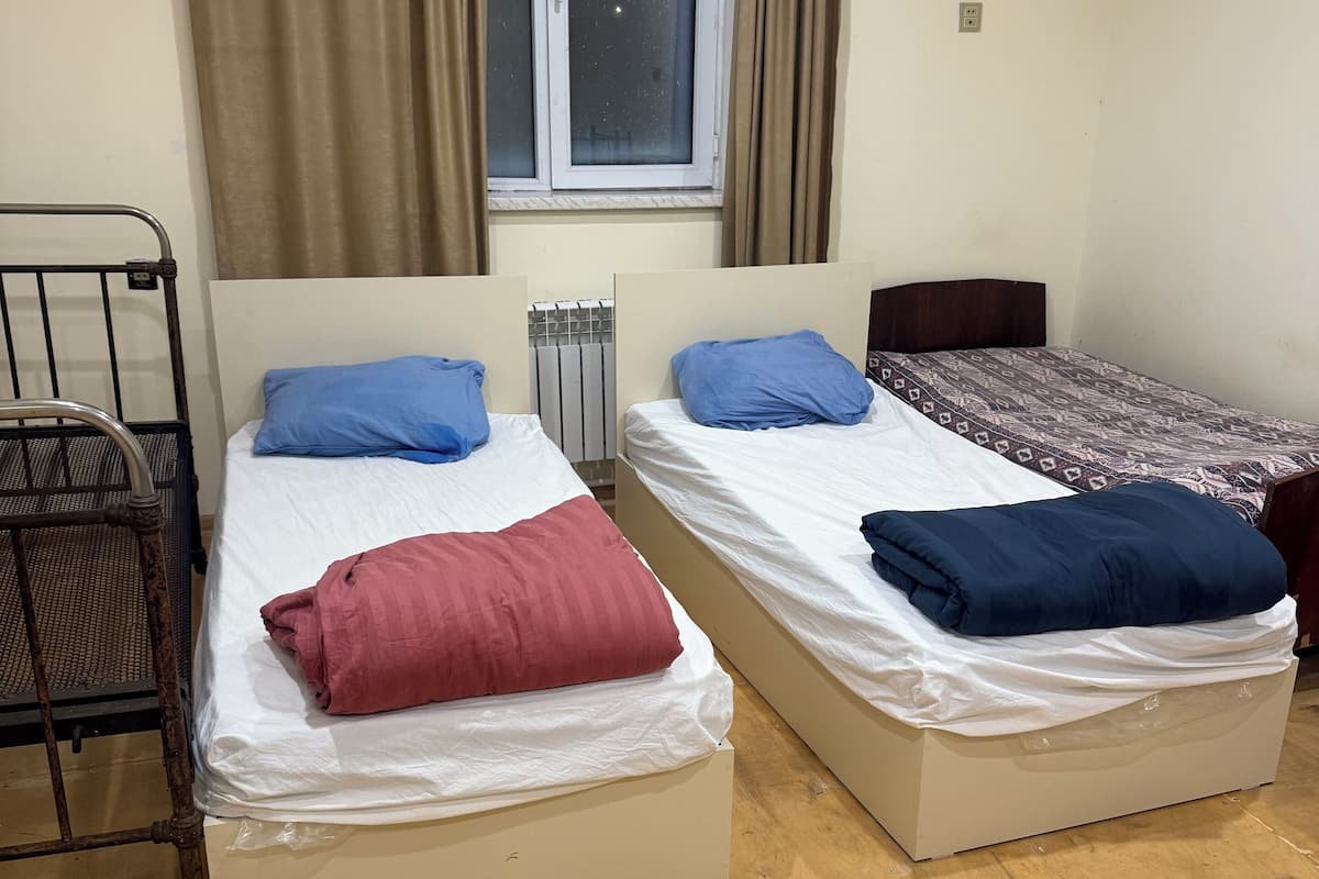 Laptop workspace, iron/ironing board, free WiFi, bed sheets