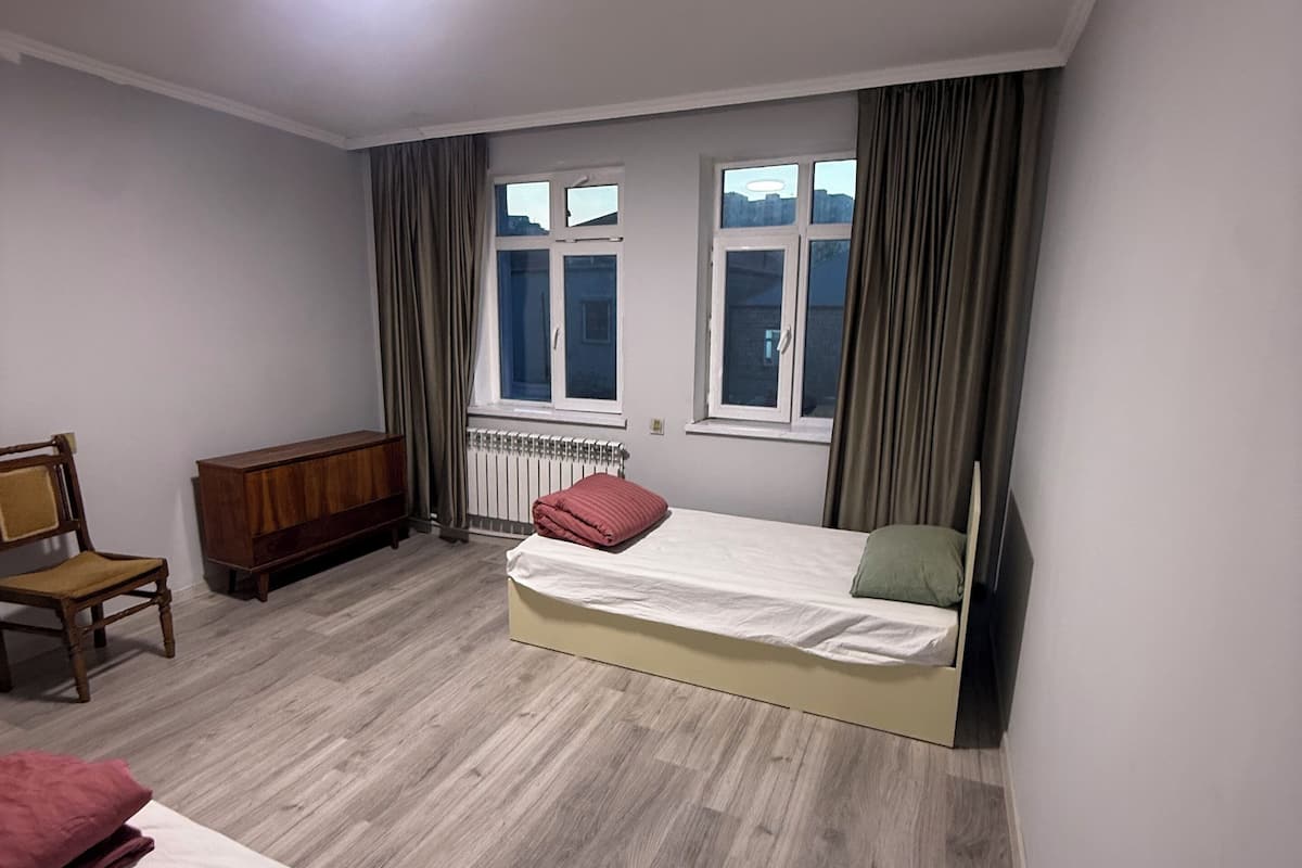 Espace de travail pour ordinateur portable, fer et planche à repasser