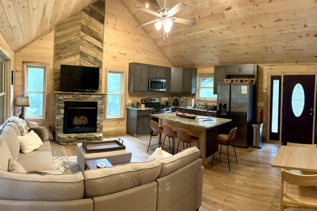 Private Mountain Cabin near hiking & skiing