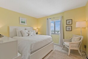 1 bedroom, iron/ironing board, WiFi, bed sheets - Breathtaking Views, Heated Pool & Beach Access! (Daytona Beach Shores)
