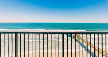 Ocean Front Condo w/ Amazing Views, Pool & Hot Tub