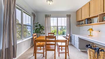 Condo, 1 Bedroom | Private kitchen | Fridge, oven, coffee/tea maker, toaster