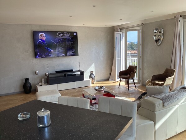 TV