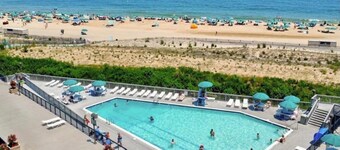 Breathtaking Ocean View, Beachfront Condo-Steps to Beach/Pools, Sea Colony East