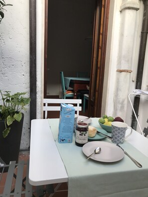 Dining - Central Private home,  close to all you need in Viareggio (Viareggio)