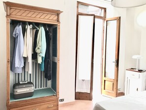 3 sovrum, skrivbord, strykjärn/strykbräda och gratis wi-fi