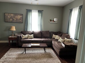 Smart-TV, DVD-Player, Bücher