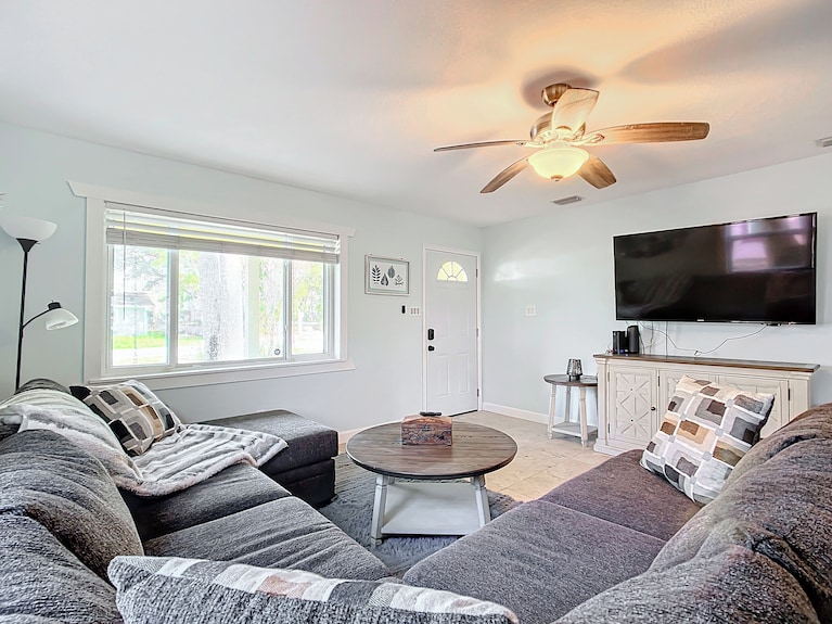 Dock Kayaks Manatees Waterfront 3/2 <2mi To Downtown Pet Friendly - Crystal River, FL