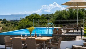 Outdoor dining - Georgioupolis Blue Villa Private Pool (Georgioupoli)