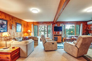 TV, fireplace, books - Outdoor Lover's Paradise w/ Dock & Fire Pit! (Woodruff)