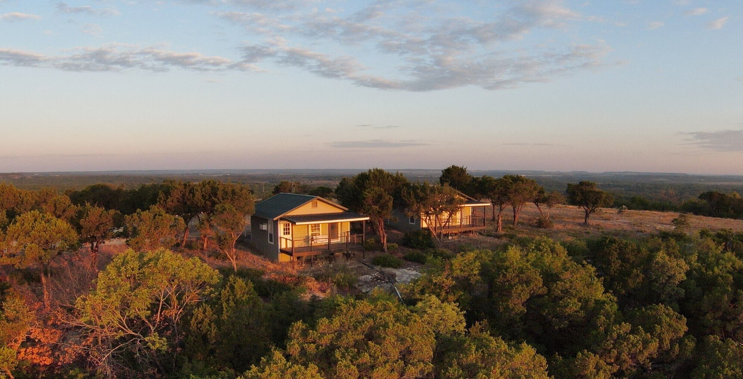 Stay on your own mesa at Lake Whitney. Brazos View Ranch (Ranchette + 2 Cabins)