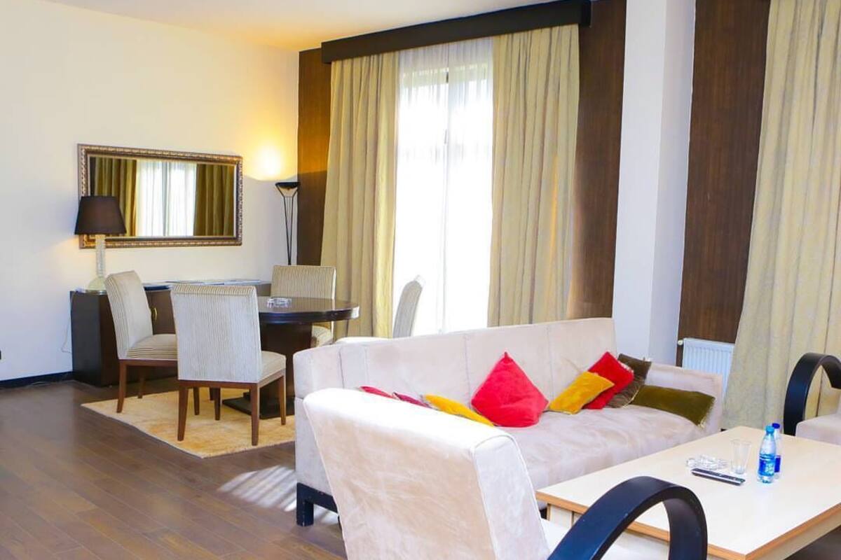 20 bedrooms, WiFi (free)