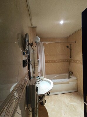 Bathroom - Sheki Saray Hotel (Sheki)