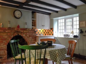 Dining - 1 bedroom accommodation in Blockley, near Chipping Campden (Blockley, near Chipping Campden)