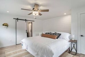 4 bedrooms, WiFi, bed sheets