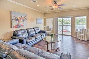 TV, fireplace - Balcony & Boat Slip: Lakefront Unit in Hot Springs (Hot Springs)