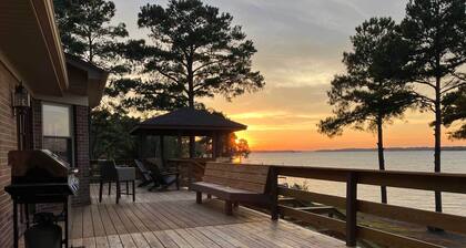 Gilbert Lakefront Retreat w/ Private Dock!