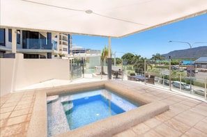 Pool - Seascape: Luxury Waterfront Living in the Heart of Cairns (Cairns City)
