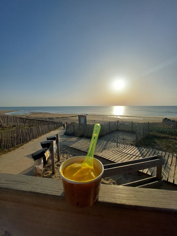 Beach nearby, sun loungers
