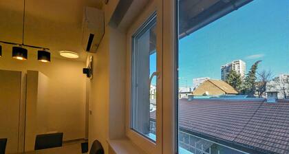 Renovated Condo w/ Queen Bed, 65" TV & Washer