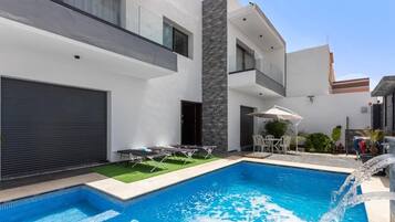 Piscina a l'aire lliure