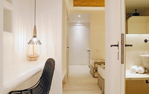 Quadruple Room | In-room safe, individually decorated, individually furnished, desk