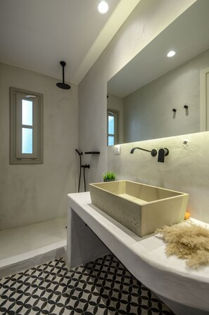 Shower, rainfall showerhead, designer toiletries, hair dryer - Thomais Studios (Naxos)