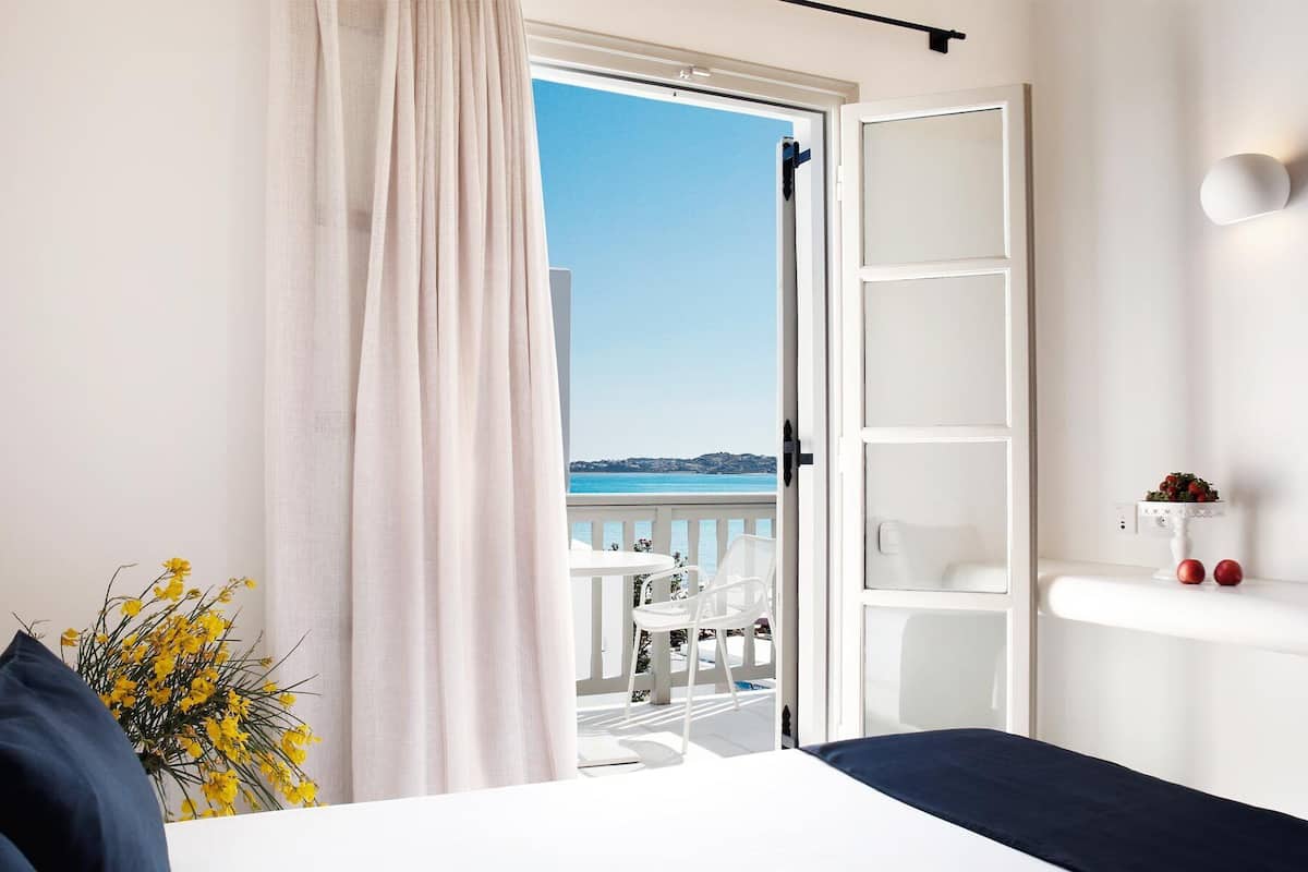 Double Room | 1 bedroom, in-room safe, individually decorated, individually furnished