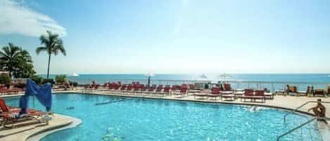 Piscine extérieure, piscine chauffée