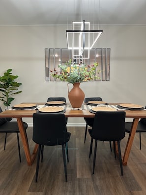 Dining - Stay Awhile at Casa Blanca - Minutes from Tech and GSU (Grambling)