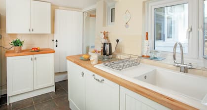 2 bedroom accommodation in Ottery St Mary