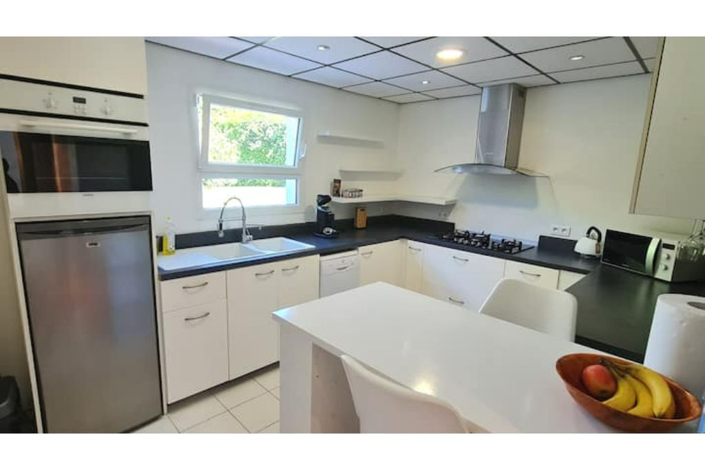 Réfrigérateur, four, plaque de cuisson, lave-vaisselle