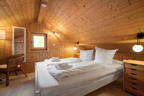 2 bedrooms, travel cot, free WiFi