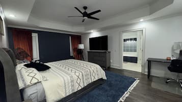 5 bedrooms, desk, free WiFi, bed sheets