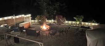 Lakeside Haven at the Pines / Tent